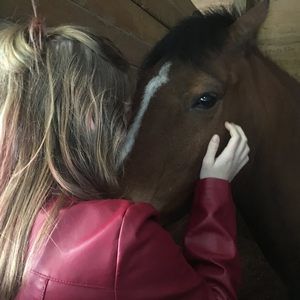 Meet your Posher, Ella